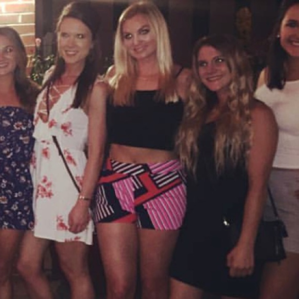 Mid waist shorts